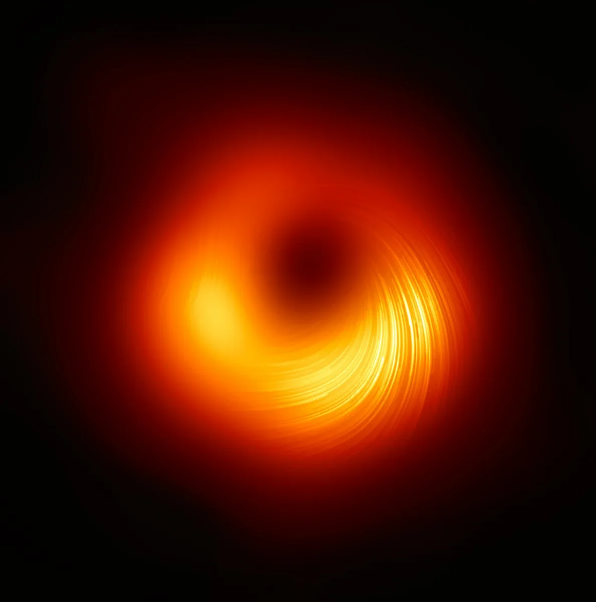 Сверхмассивная чёрная дыра M87* — первое в истории изображение горизонта событий, полученное телескопом Event Horizon Telescope в 2019 году: тень чёрной дыры и её аккреционный диск